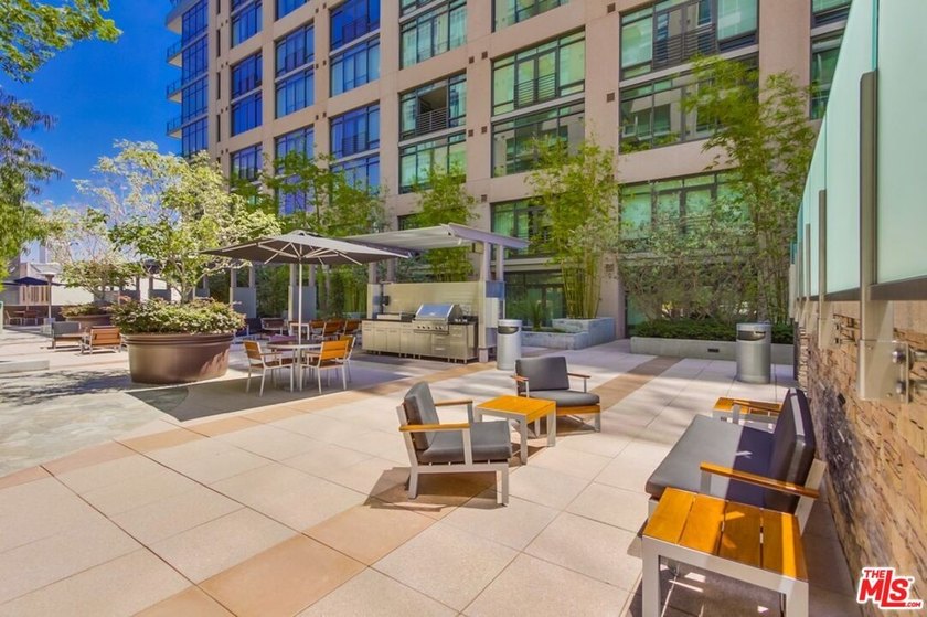 PRICED TO SELL - DON'T MISS THIS EXCEPTIONAL VALUE!!! This - photo 22