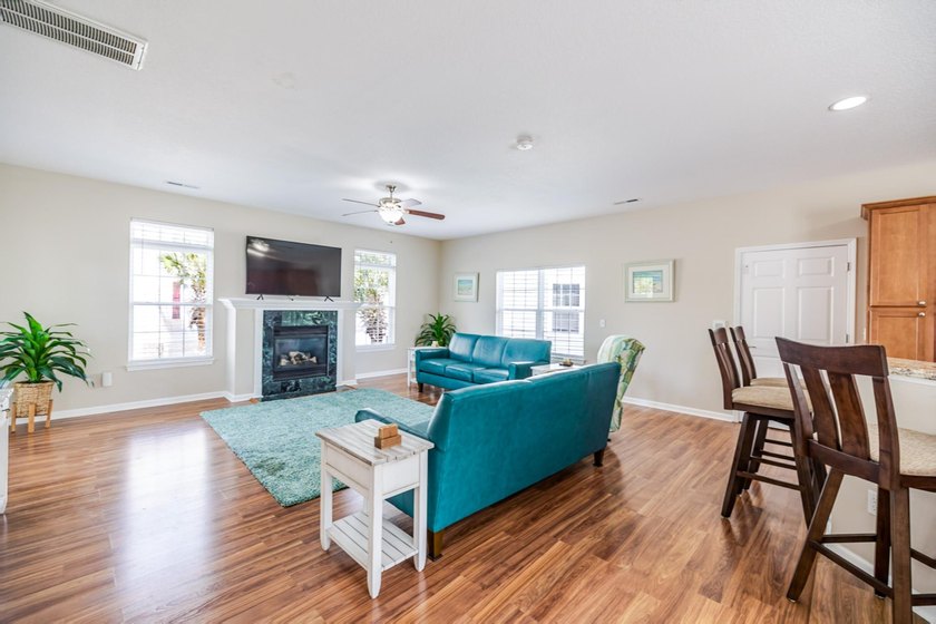 ELEVATOR ACCESS TO ALL THREE LEVELS! Welcome to 27 Palmas Drive - photo 3