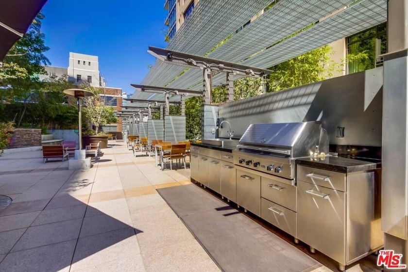 PRICED TO SELL - DON'T MISS THIS EXCEPTIONAL VALUE!!! This - photo 23