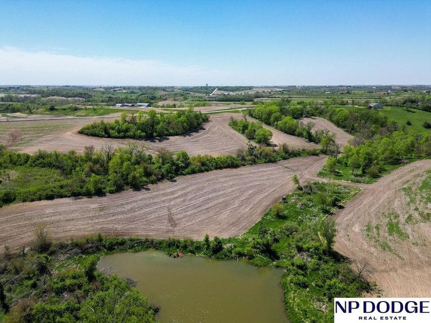 Rare opportunity to own a beautiful piece of land with - photo 2