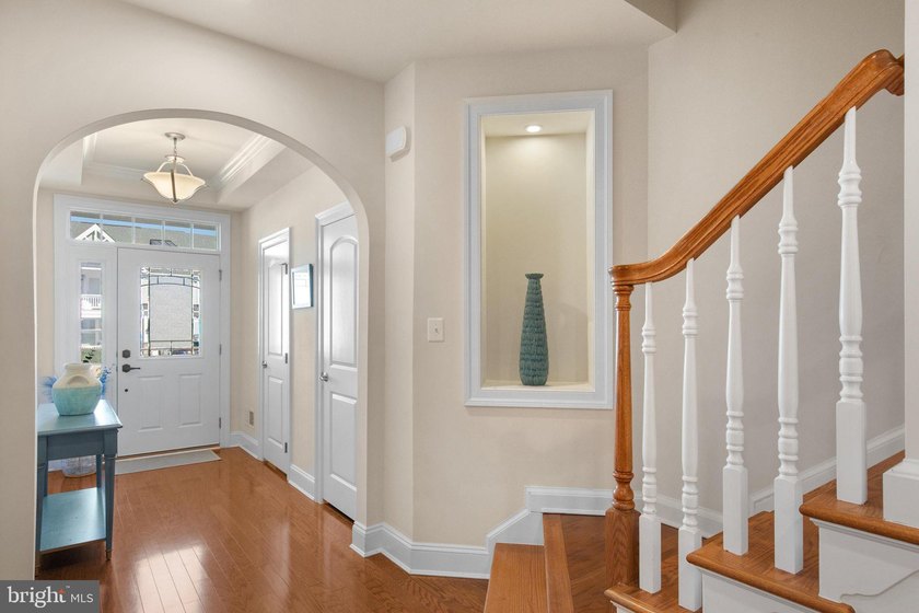 Welcome to Your Coastal Paradise in Bayside! 4 Bedrooms | 3.5 - photo 8