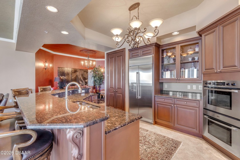 Experience the pinnacle of boutique luxurious oceanfront living - photo 12