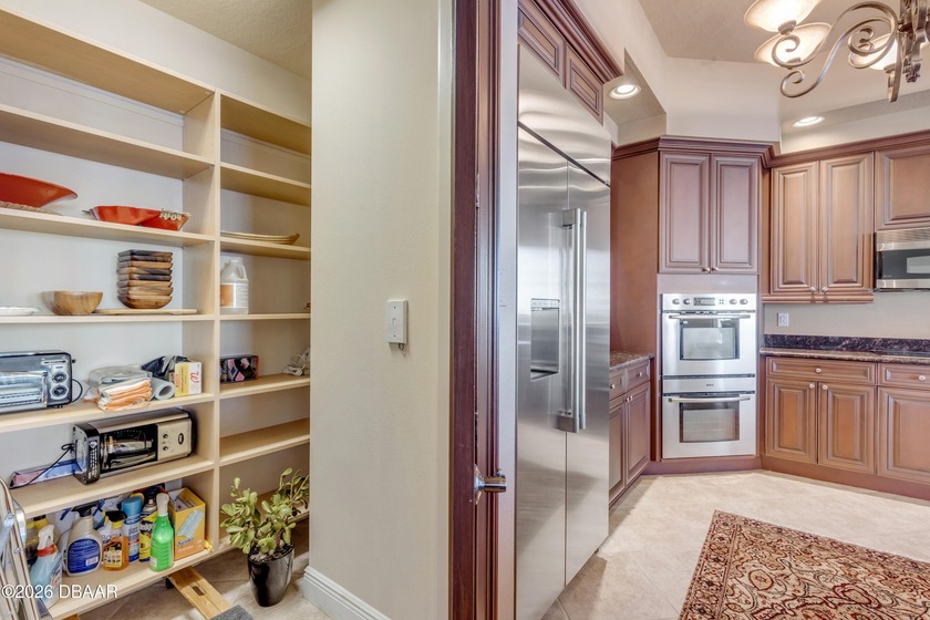 Experience the pinnacle of boutique luxurious oceanfront living - photo 13