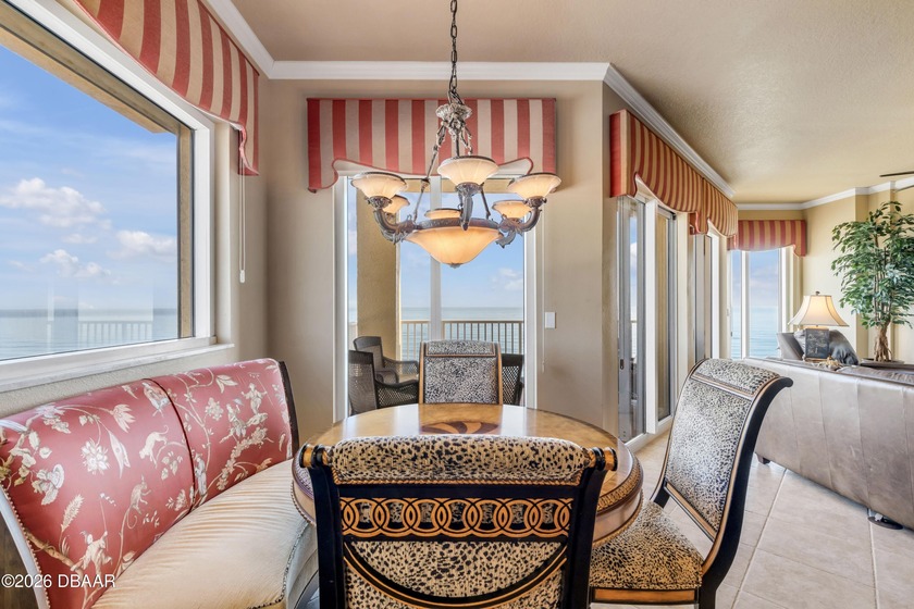 Experience the pinnacle of boutique luxurious oceanfront living - photo 18