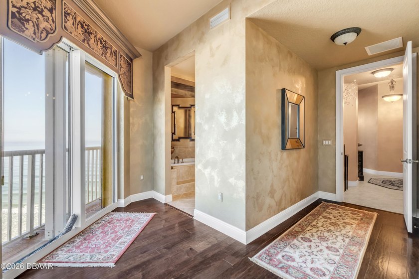 Experience the pinnacle of boutique luxurious oceanfront living - photo 26
