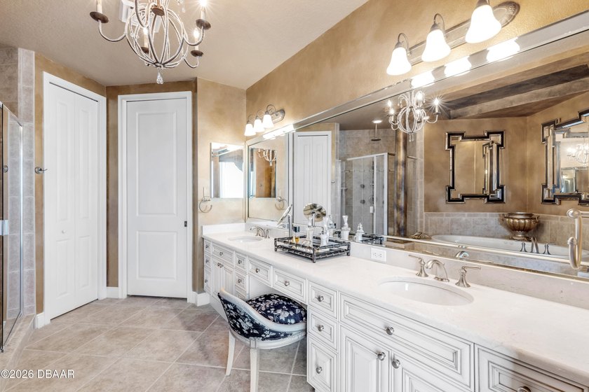 Experience the pinnacle of boutique luxurious oceanfront living - photo 28
