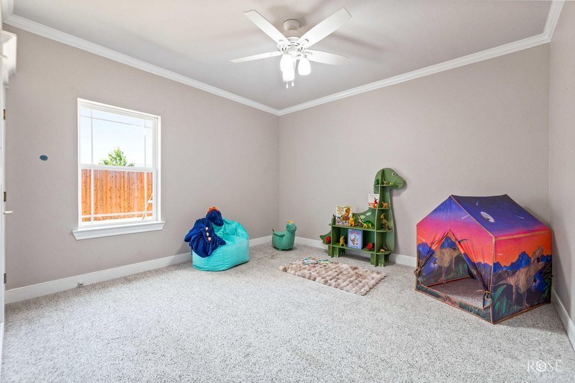 Welcome to this exquisite residence in the highly desirable - photo 35