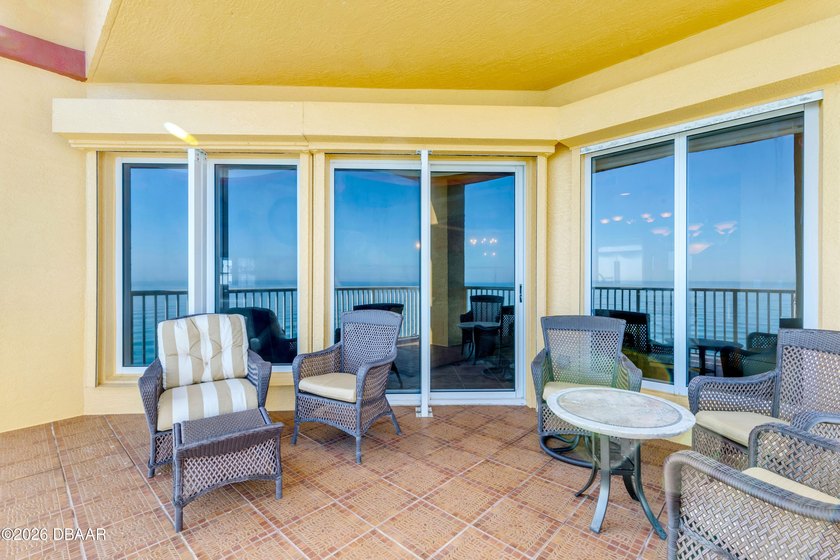Experience the pinnacle of boutique luxurious oceanfront living - photo 37