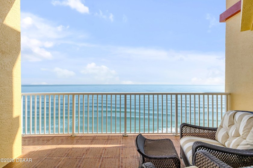 Experience the pinnacle of boutique luxurious oceanfront living - photo 38