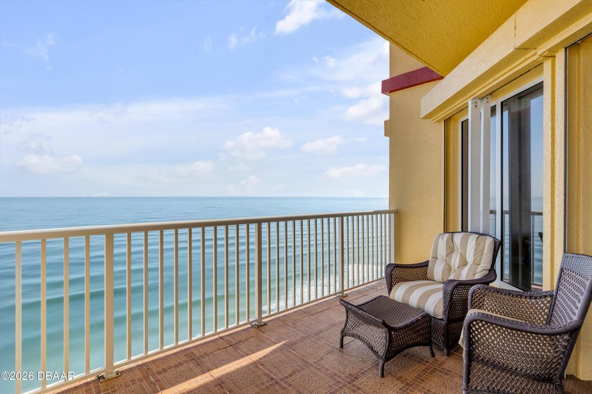 Experience the pinnacle of boutique luxurious oceanfront living - photo 41