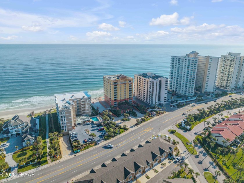 Experience the pinnacle of boutique luxurious oceanfront living - photo 46