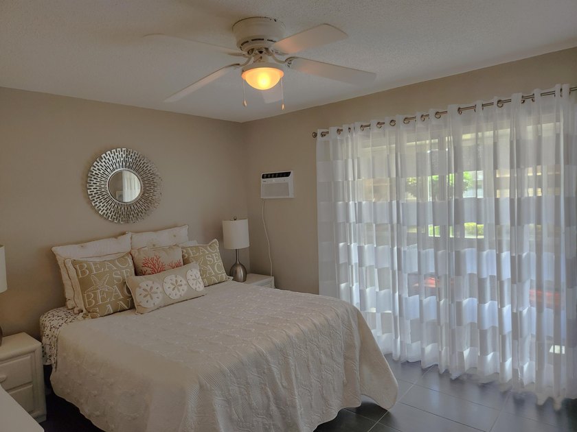 Gorgeous renovated 1 bed 1 bath located in the lovely Andover - photo 6