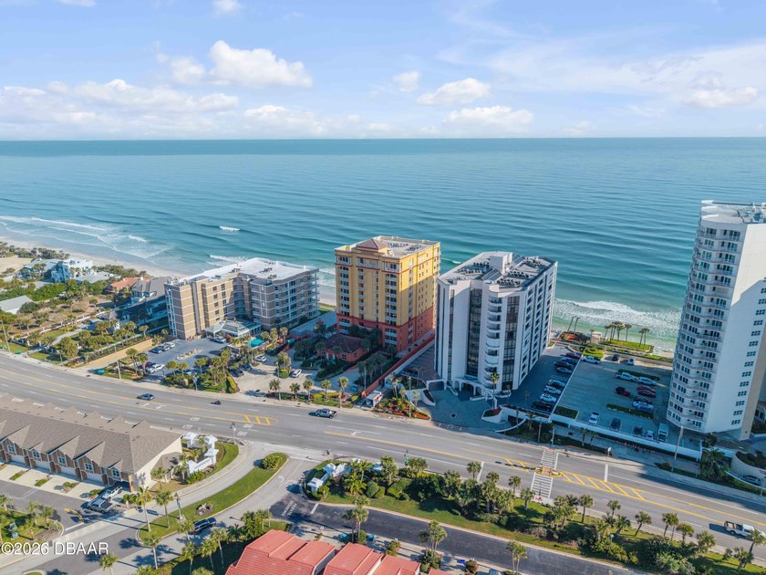 Experience the pinnacle of boutique luxurious oceanfront living - photo 47