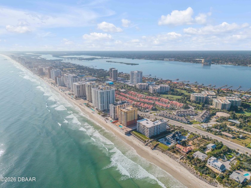 Experience the pinnacle of boutique luxurious oceanfront living - photo 48
