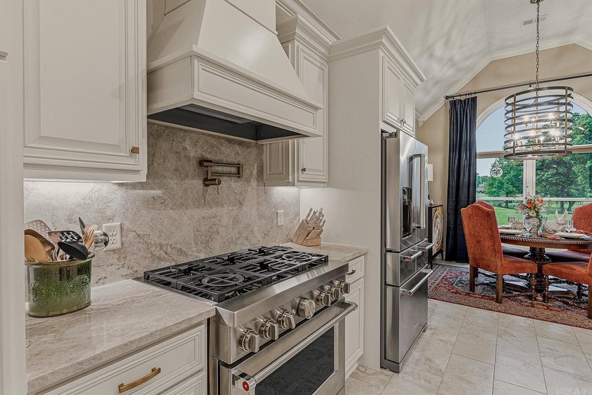Welcome to 2207 Doral Cove, an exceptional golf course property - photo 12