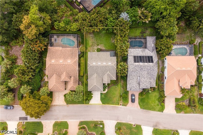 Welcome to paradise in the highly sought-after community of - photo 30