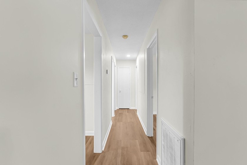 Situated on a spacious lot at 5433 Pennsylvania Avenue, this - photo 7