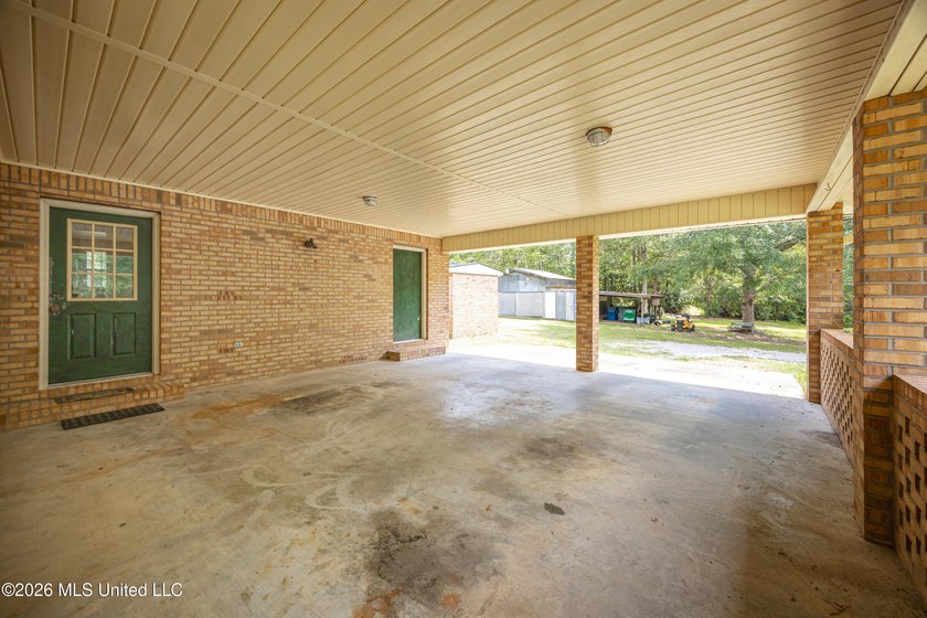 Nestled in the desirable Latimer community, this well-maintained - photo 12