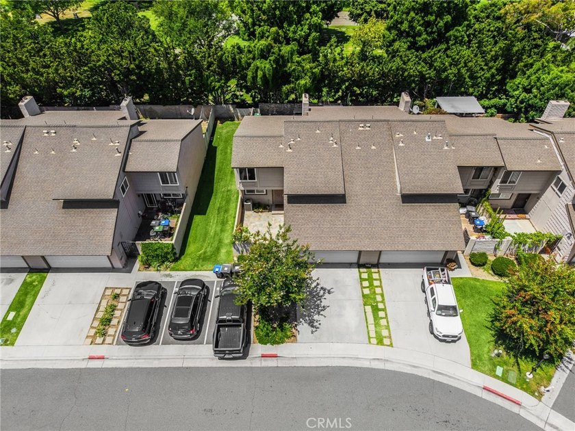 UPDATED &amp; LARGEST floor plan in Shady Hollow, perfectly located - photo 17