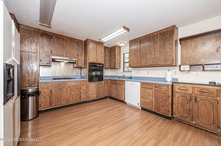 Nestled in the desirable Latimer community, this well-maintained - photo 18