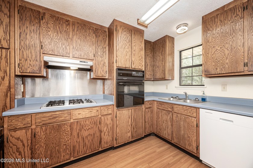 Nestled in the desirable Latimer community, this well-maintained - photo 19