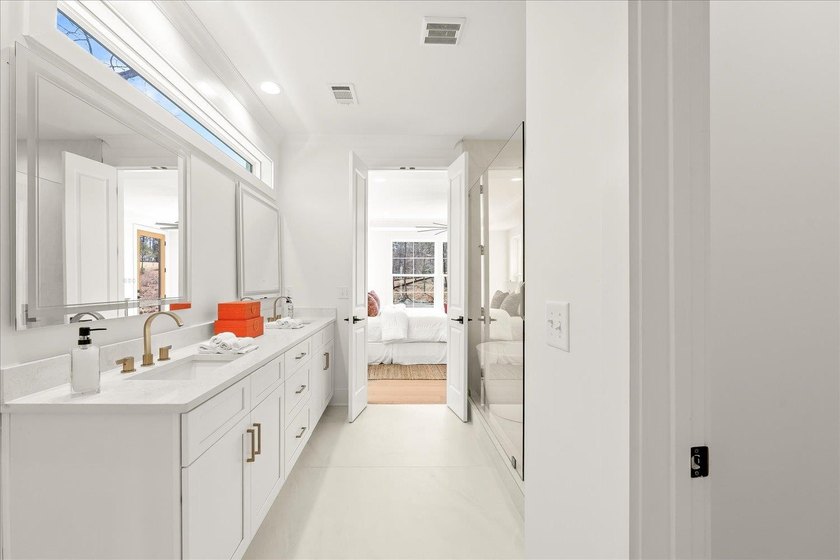 Stunning new construction, PRICED UNDER APPRAISAL, directly on - photo 25