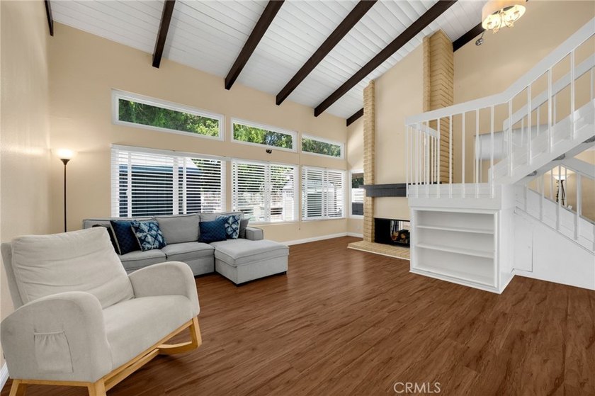 UPDATED &amp; LARGEST floor plan in Shady Hollow, perfectly located - photo 25