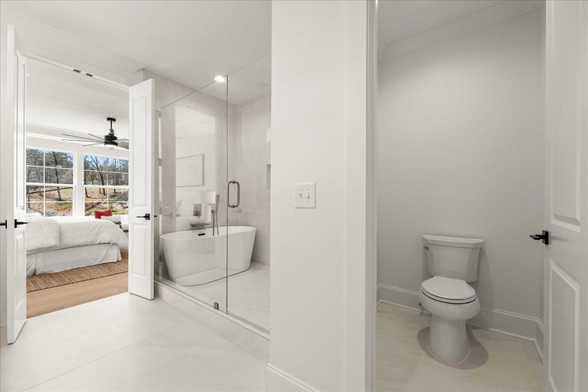 Stunning new construction, PRICED UNDER APPRAISAL, directly on - photo 26