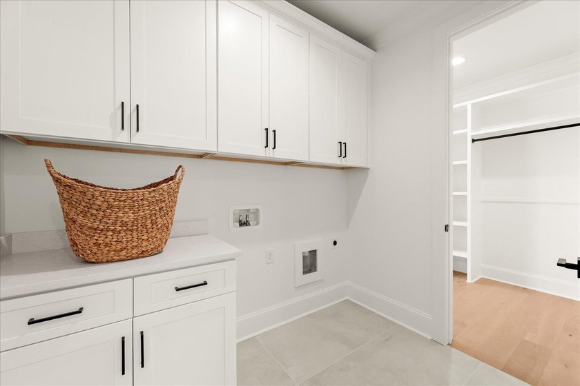 Stunning new construction, PRICED UNDER APPRAISAL, directly on - photo 30
