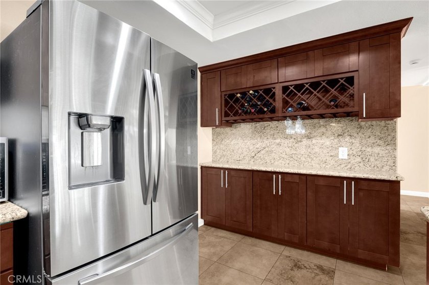 UPDATED &amp; LARGEST floor plan in Shady Hollow, perfectly located - photo 32