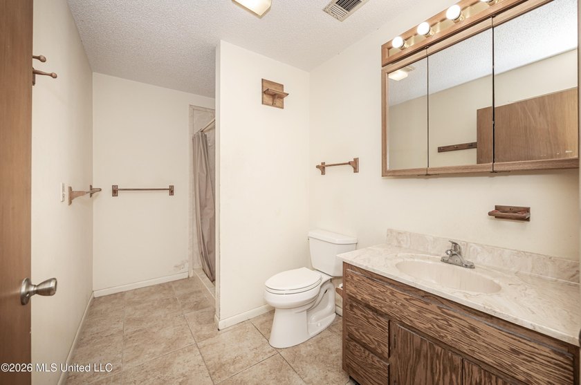 Nestled in the desirable Latimer community, this well-maintained - photo 42