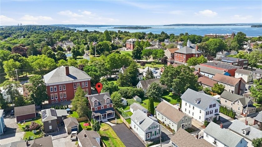 Welcome to a gorgeous reinvention of an 1880 gem in the heart of - photo 3