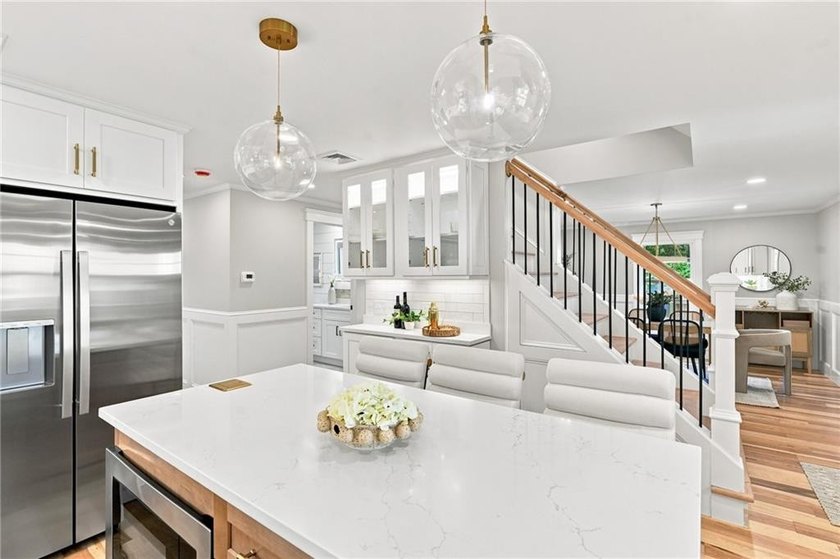 Welcome to a gorgeous reinvention of an 1880 gem in the heart of - photo 10