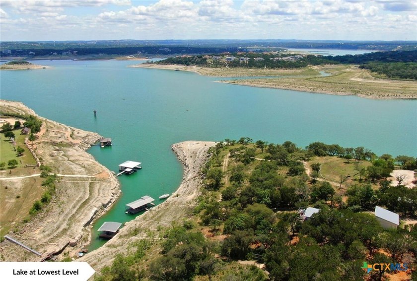Extraordinary Lake Travis waterfront estate in the Sandy Shores - photo 8