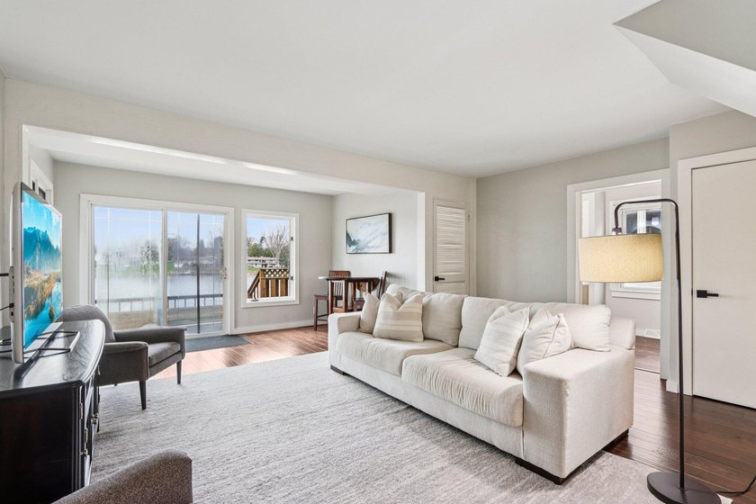 Discover your own slice of lake life on sought after Little - photo 11