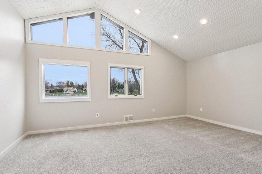 Discover your own slice of lake life on sought after Little - photo 18