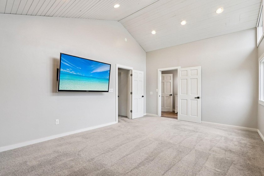 Discover your own slice of lake life on sought after Little - photo 20