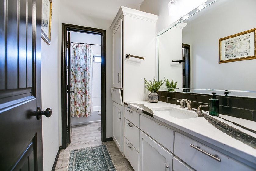 Welcome to 3544 Jaguar Trl in Buffalo Heights- where modern - photo 23