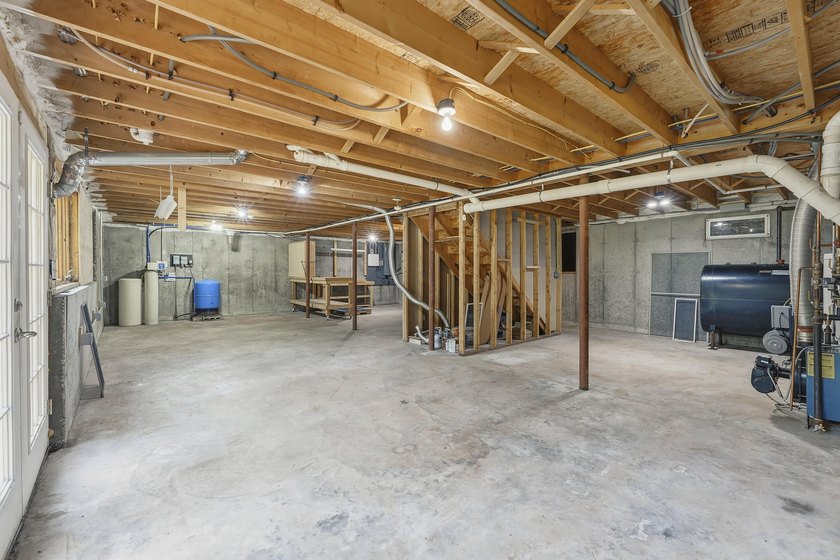 Nestled on 8 private acres, this charming 1862 sq. ft - photo 40