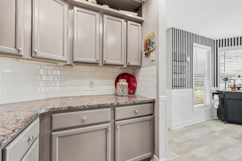 Welcome to this beautiful 3-bedroom, 2.5-bath condominium in the - photo 5