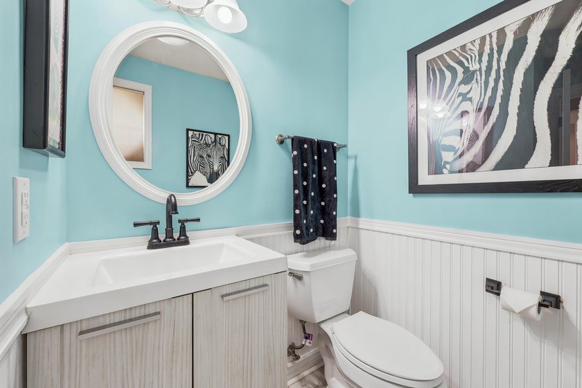 Welcome to this beautiful 3-bedroom, 2.5-bath condominium in the - photo 10