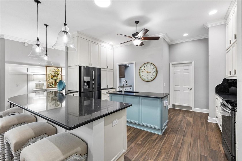 Custom Luxury Home | Gourmet Kitchen Suite | Private Guest Wing - photo 8
