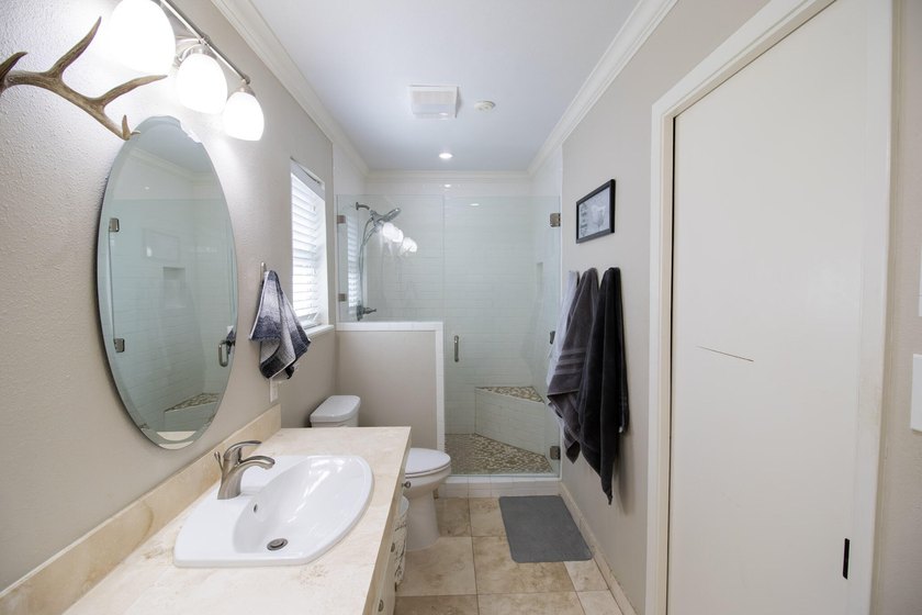 Welcome to your new home! This split bedroom plan not only gives - photo 28