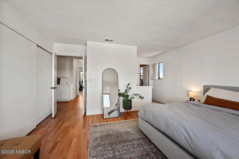 Light-filled, thoughtfully updated and designed around - photo 17