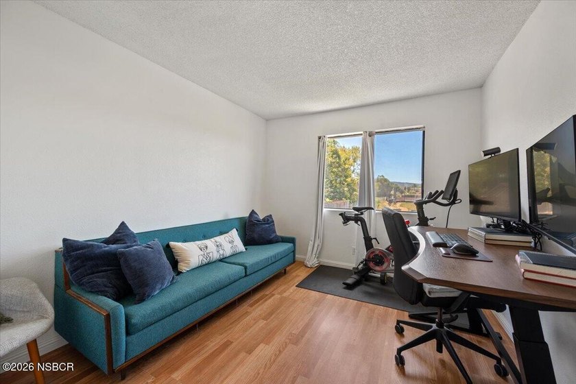 Light-filled, thoughtfully updated and designed around - photo 23