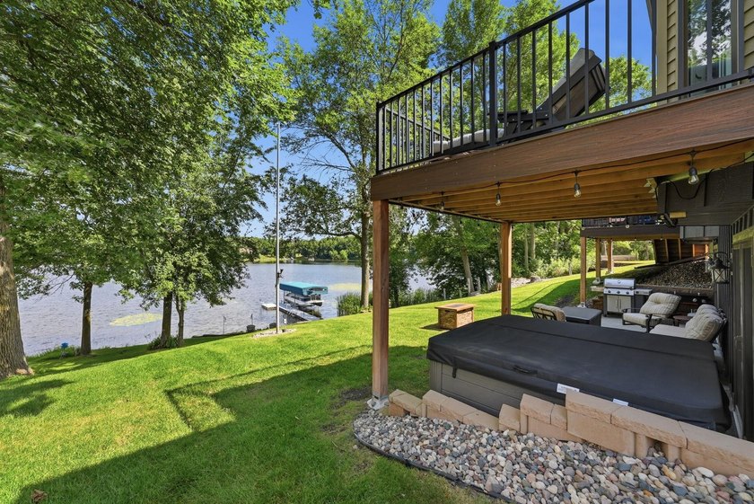 Wake up to breathtaking views of highly sought-after Long Lake! - photo 7