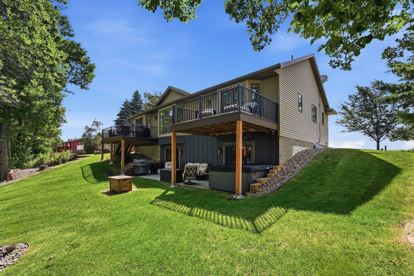 Wake up to breathtaking views of highly sought-after Long Lake! - photo 8