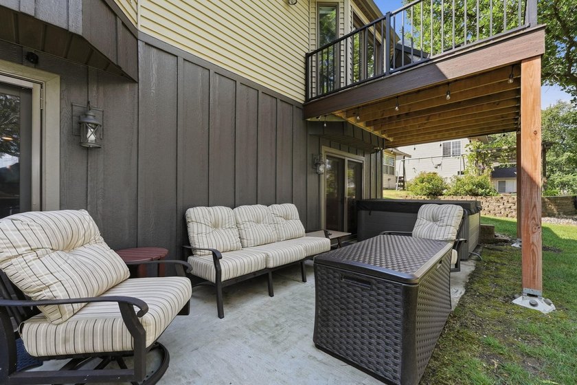 Wake up to breathtaking views of highly sought-after Long Lake! - photo 10