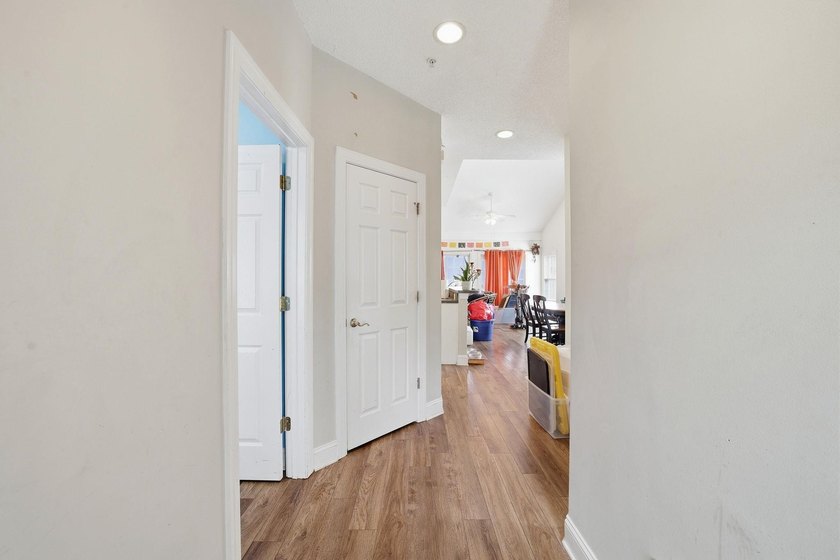 Welcome to this a well-maintained 3 bed/2bath upper-level condo - photo 6
