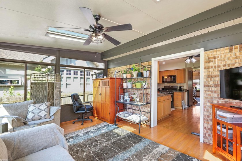 This may be the cleanest home I have listed in 37 years !! - photo 6